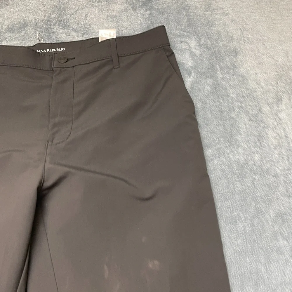 Banana Republic Chino Pants Mens 36x30 Black Pockets Casual Straight Flat Front
